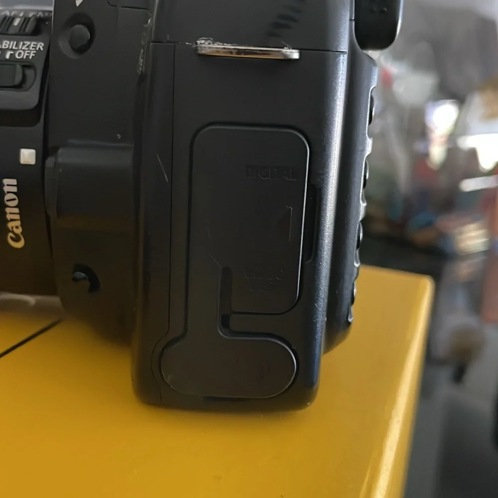Canon DSLR EOS 20D w/ EFS 18-55mm Stabilizer Lens
